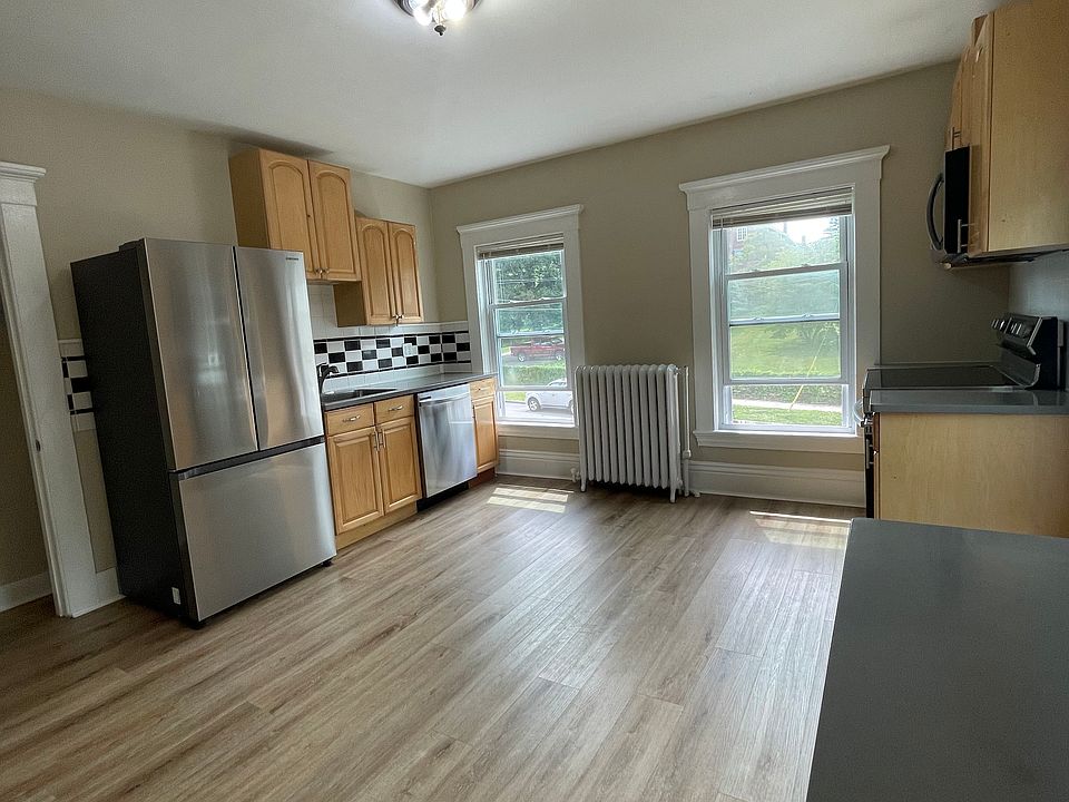 1st image of 218 Washington St