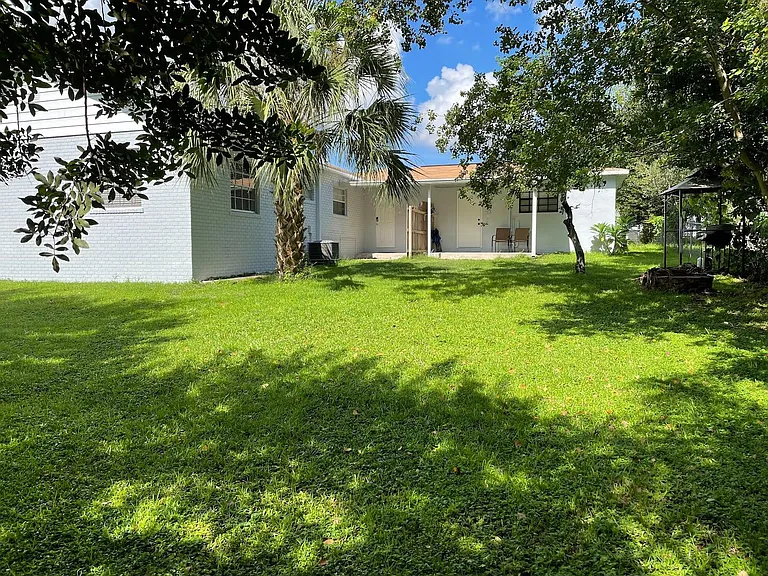 2109 W Cordelia St — Photo 17