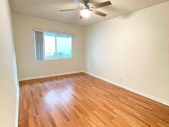 5th image of 1215 N Hayworth Ave #18