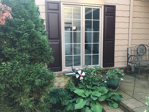 4th image of 439 Cambridge Way #500