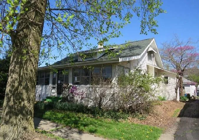 1430 W 4th St photo 1