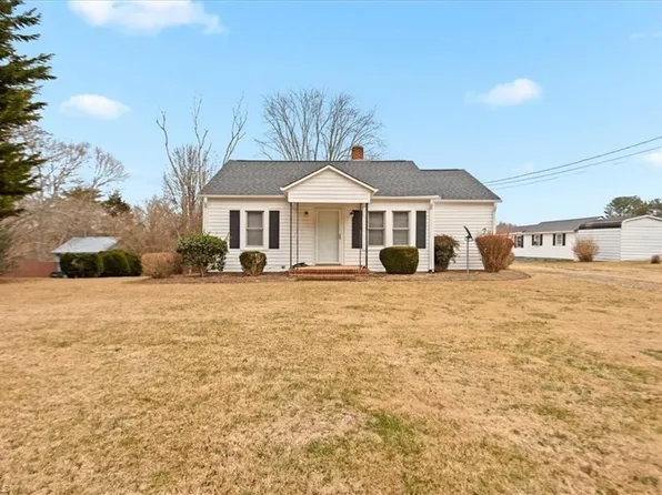 2988 N Old 52 Rd, Pinnacle, NC 27043
