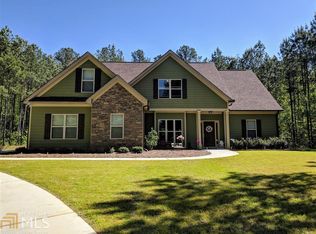 156 Brooks Lake Dr, Newnan, GA 30263