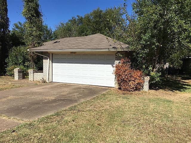 2nd image of 3212 Southpark Ln