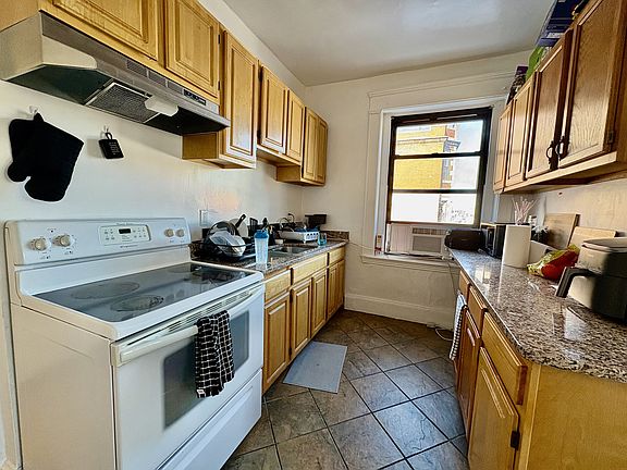 5th image of 231 Harvard Ave APT 4