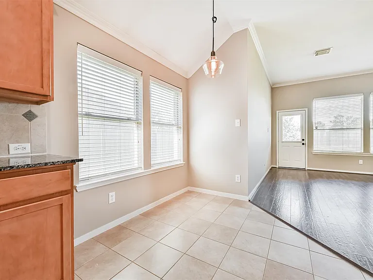 13719 Rolling River Ln — Photo 11