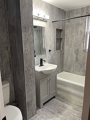 5th image of 5783 Mosholu Ave #3
