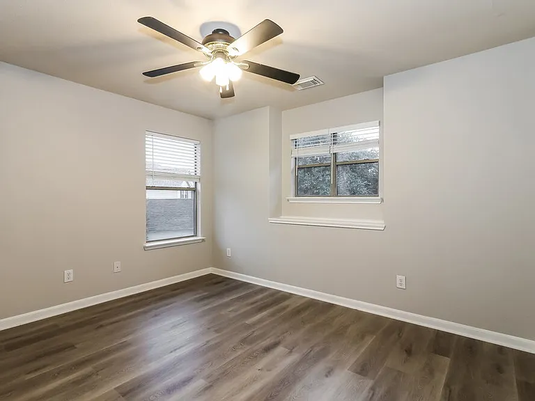 6403 Misty Brook Bend Ct — Photo 15