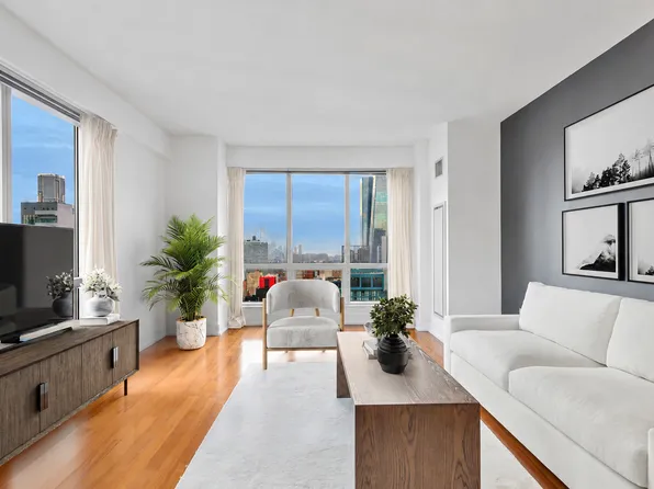 350 West 42nd Street image 1 of 15