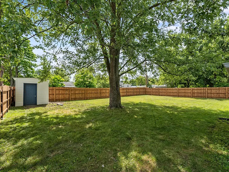 Evard Rd — Photo 29