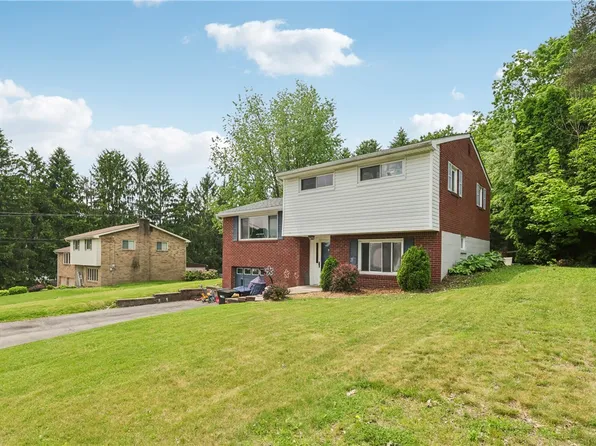 142 Meadowbrook Dr, Coraopolis, PA 15108