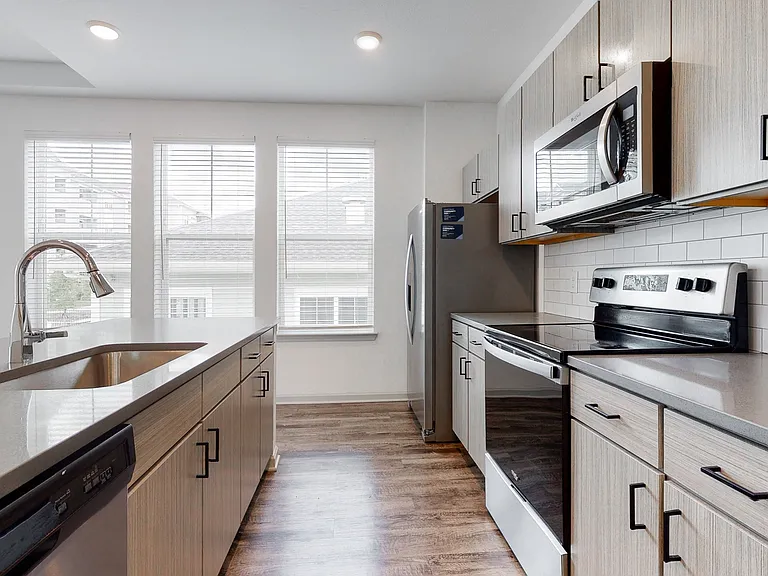 Thrive Luxury Apartments — Photo 99
