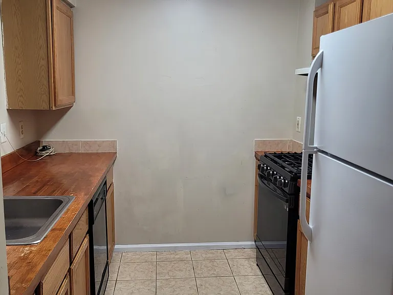 13900 Farnsworth Ln — Photo 3