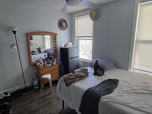5th image of 28 Arlington Ave #2