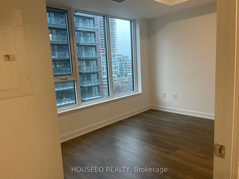 35 Tubman Ave E #823 — Photo 4