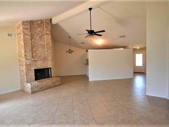 4th image of 2314 Crooked Ln