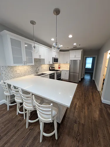 912 Park Ave #4 Photo 1