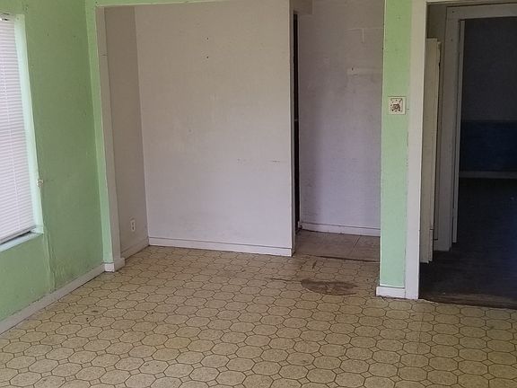3rd image of 5224 Flagstone Dr