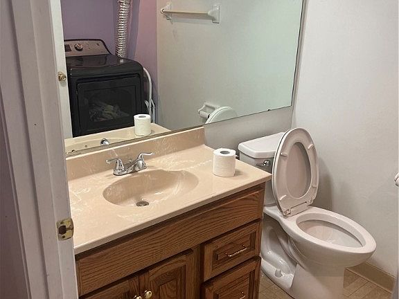 5th image of 4635 Merrick Dr