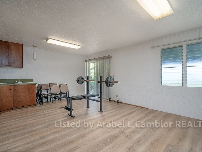 129 Kapualani St — Photo 20