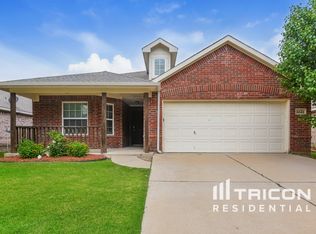 1643 Hillside Dr, Waxahachie, TX 75165