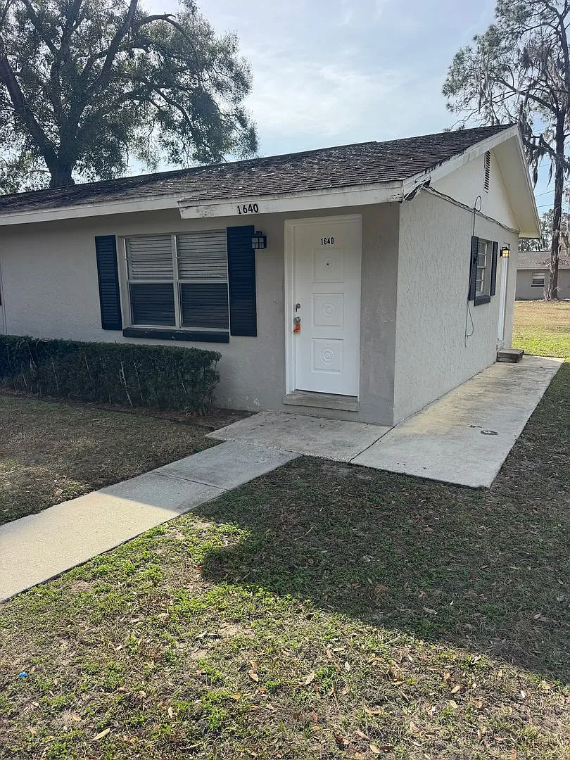 2 bed, 1.0 bath, 1028 sqft, $1,199 — Photo 1