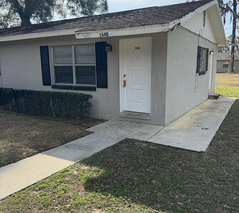 1640 NE 71st Pl