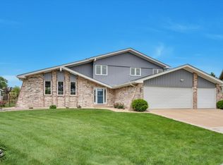 11732 Hidden Brook Ct, Orland Park, IL 60467