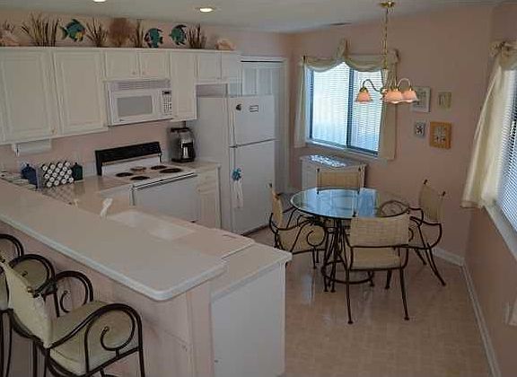 2nd image of 285 Payne St Unit 27A