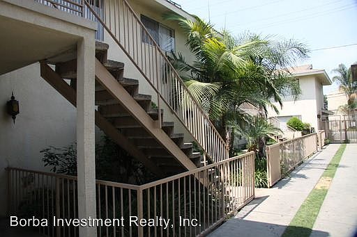 3rd image of 11648 Bellflower Blvd