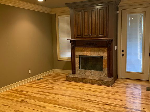5th image of 805 Denzil Ave #A