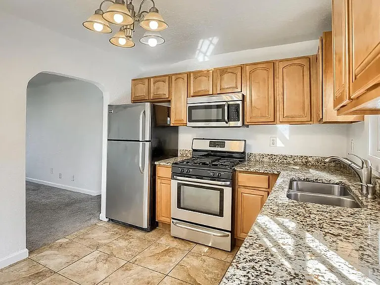 3828 W Kentucky Ave — Photo 3