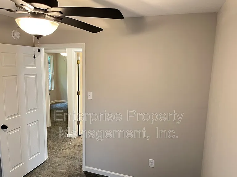2645 Mirror Ave — Photo 15