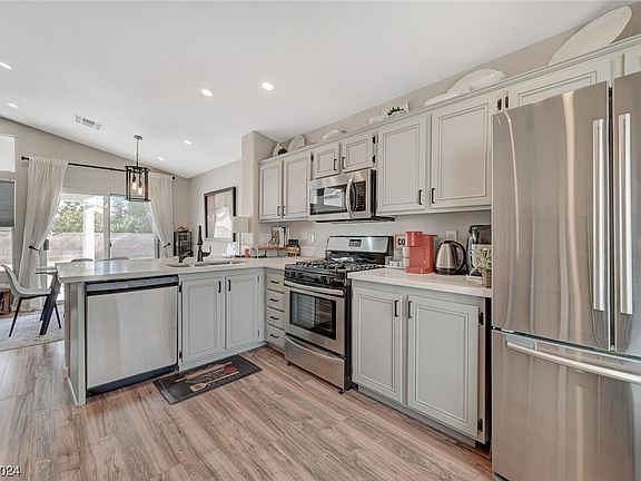 5th image of 4704 Crimson Leaf Dr
