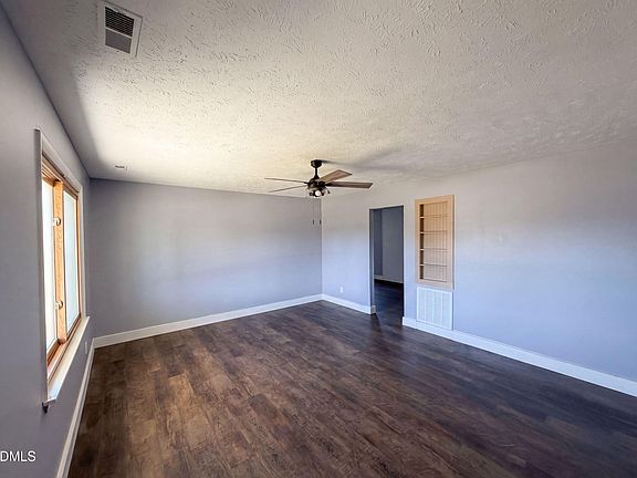3rd image of 1512 Dovetail Dr