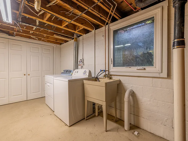 1423 Hollywood Ave — Photo 18