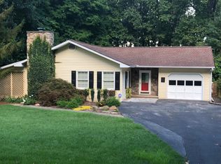 209 Hillside Rd, Johnson City, TN 37601