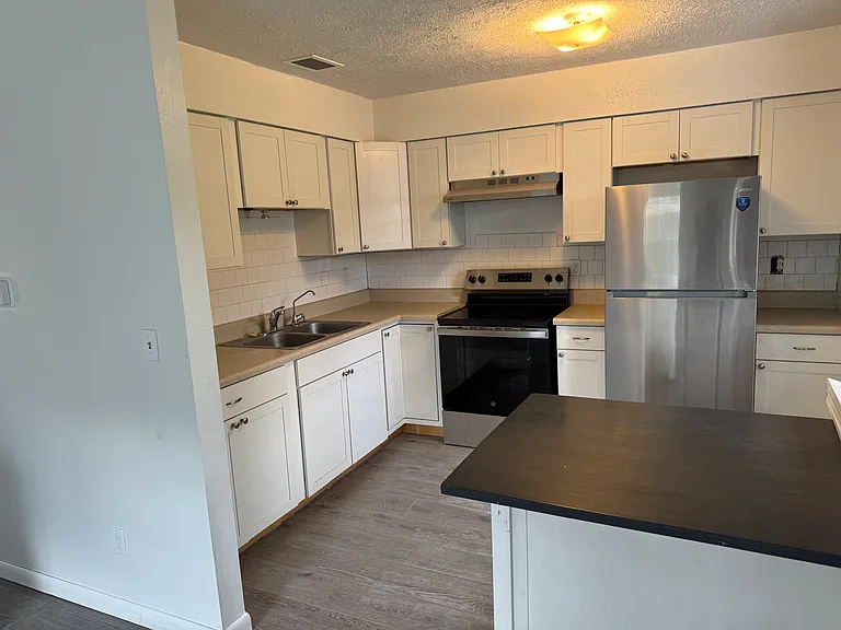 38947 B Ave — Photo 2
