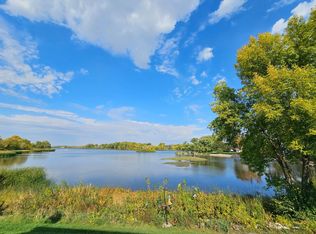 328 School Rd SW, Hutchinson, MN 55350