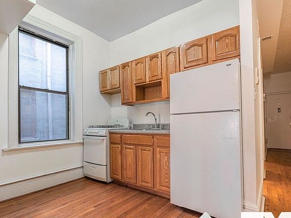 2nd image of 1055 Dean St #3KW