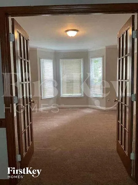 4 bed, 2.5 bath, 2905 sqft, $2,830 — Photo 3