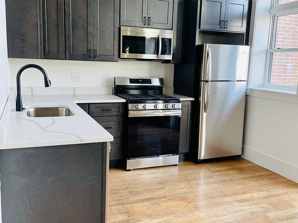 1st image of 1709 Race St #2R