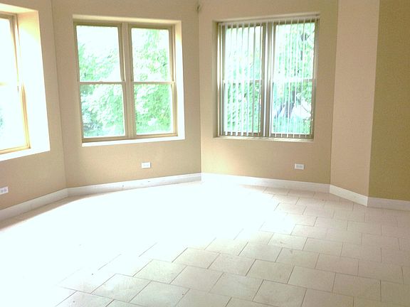2nd image of 2724 W Lunt Ave APT 5