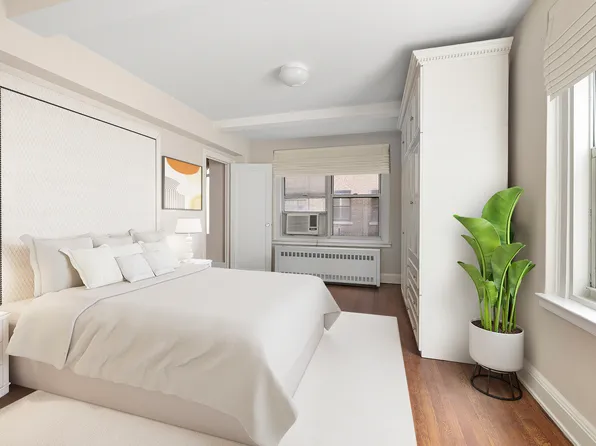 434 East 52nd Street image 8 of 15