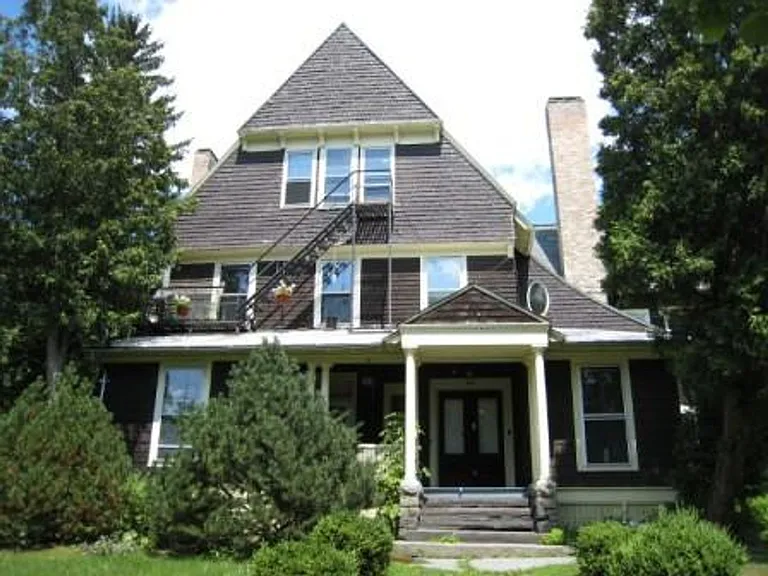510 E Seneca Street — Photo 16