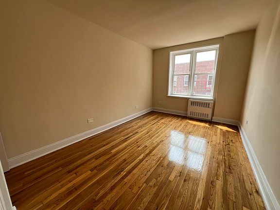 2nd image of 3324 Parsons Blvd APT 6H