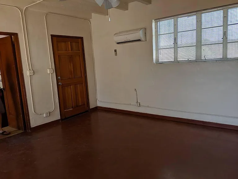 1040 N Campbell Ave — Photo 8