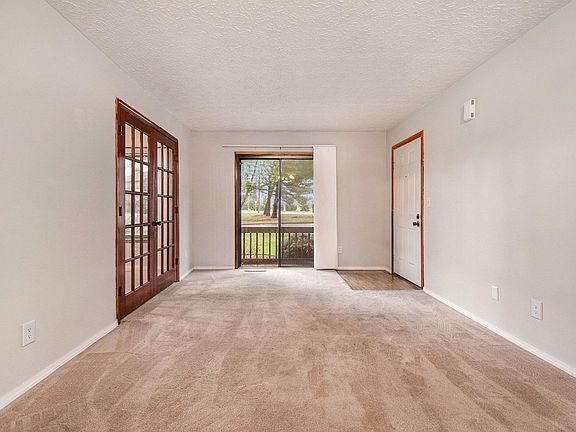 2nd image of 213 Clarinet Blvd E