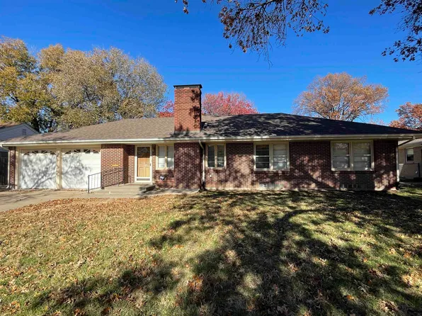 2828 E Aloma St, Wichita, KS 67211