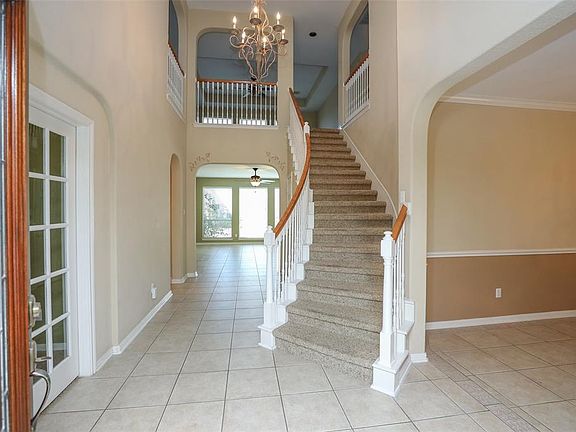 3rd image of 14019 Falcon Heights Dr